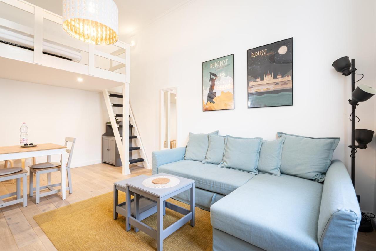 Youth Motive Studio With Gallery บูดาเปสต์ ภายนอก รูปภาพ