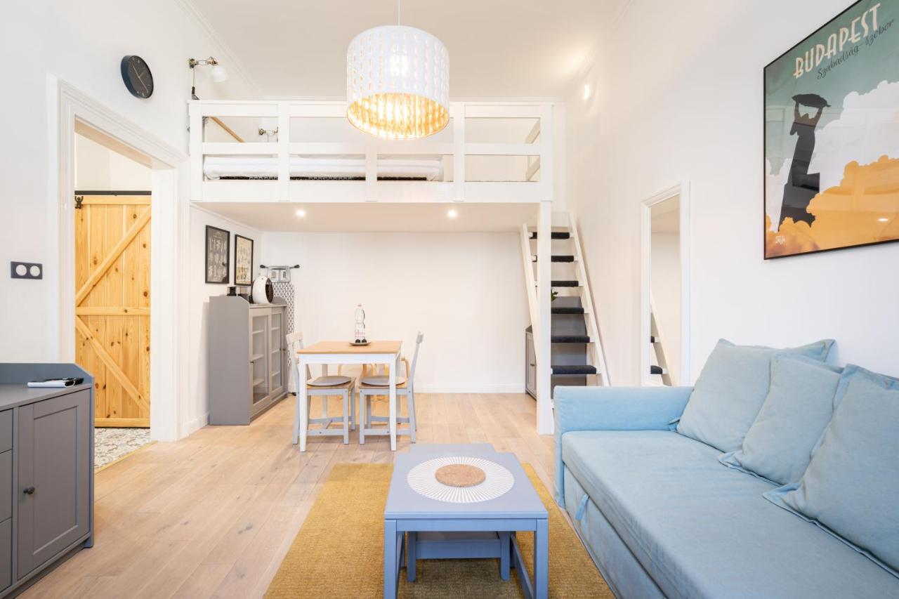 Youth Motive Studio With Gallery บูดาเปสต์ ภายนอก รูปภาพ
